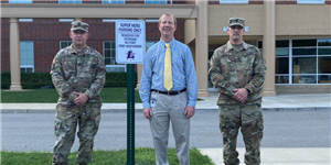 K8 Principal with 2 Soldiers